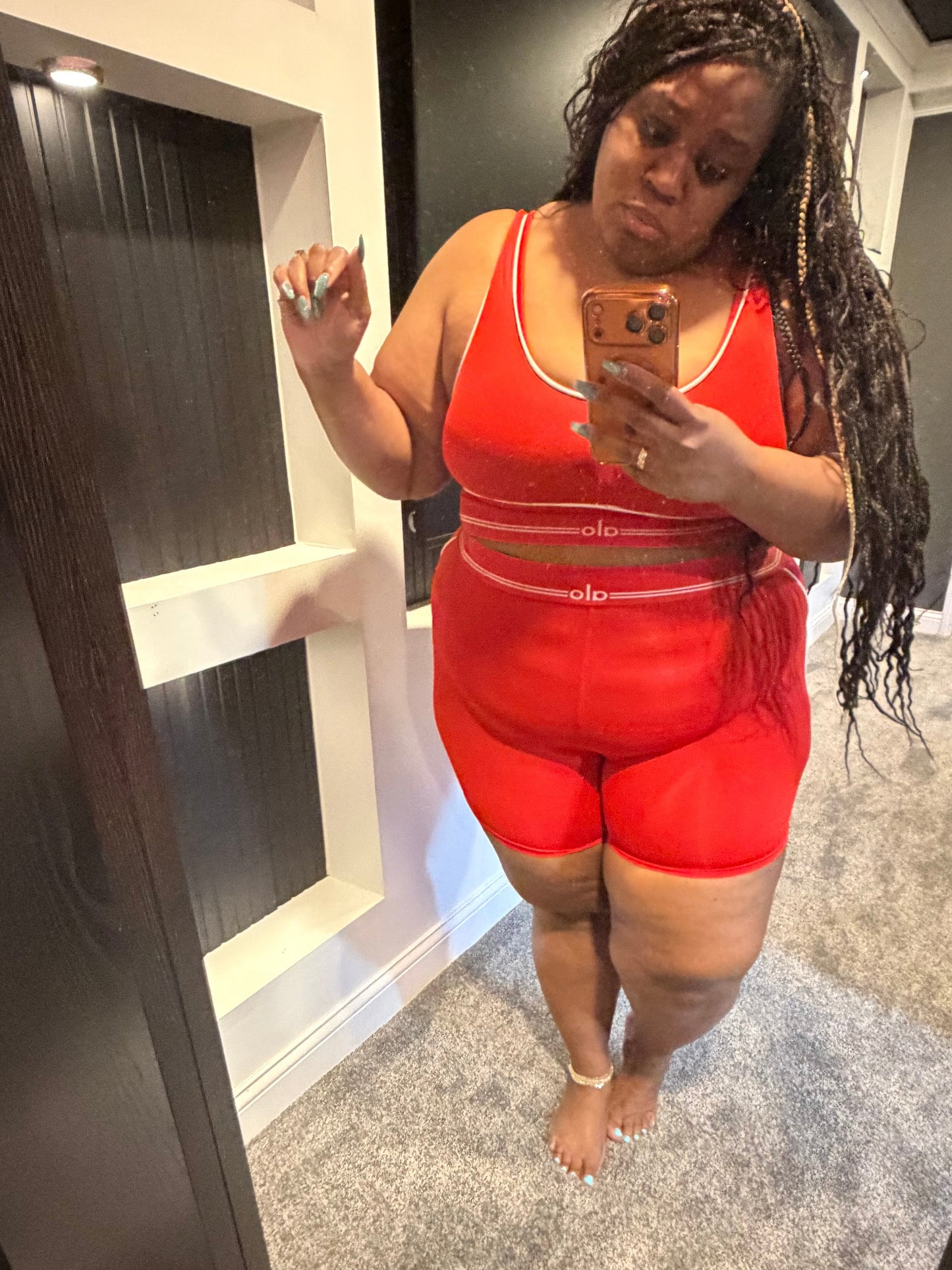 A✅o sexy red!
