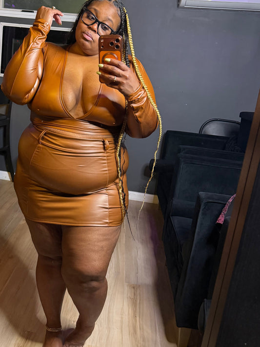 Camel toeeeee skirt set