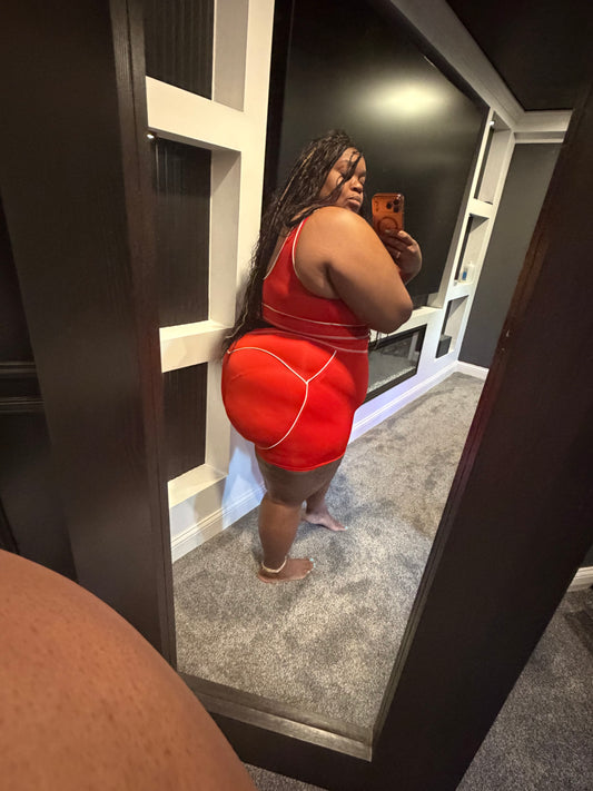 A✅o sexy red!